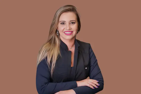Dra. Ludimila Alvarenga